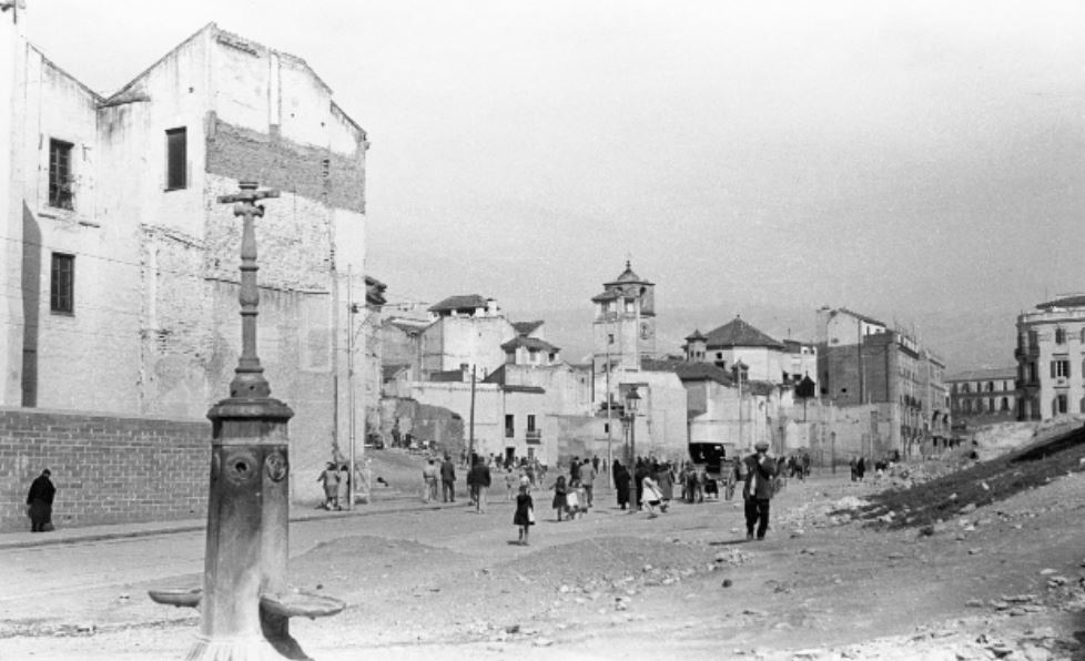 Calle Alcazabilla en el año 1940